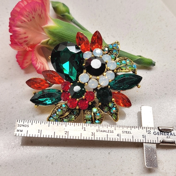 Holiday Celebrations Red & Green Crystals Brooch Pin Pendant Necklace NWT - Picture 7 of 9